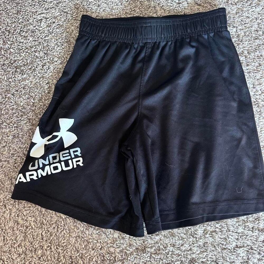 Under Armour Boys Size 7 Black Athletic Shorts